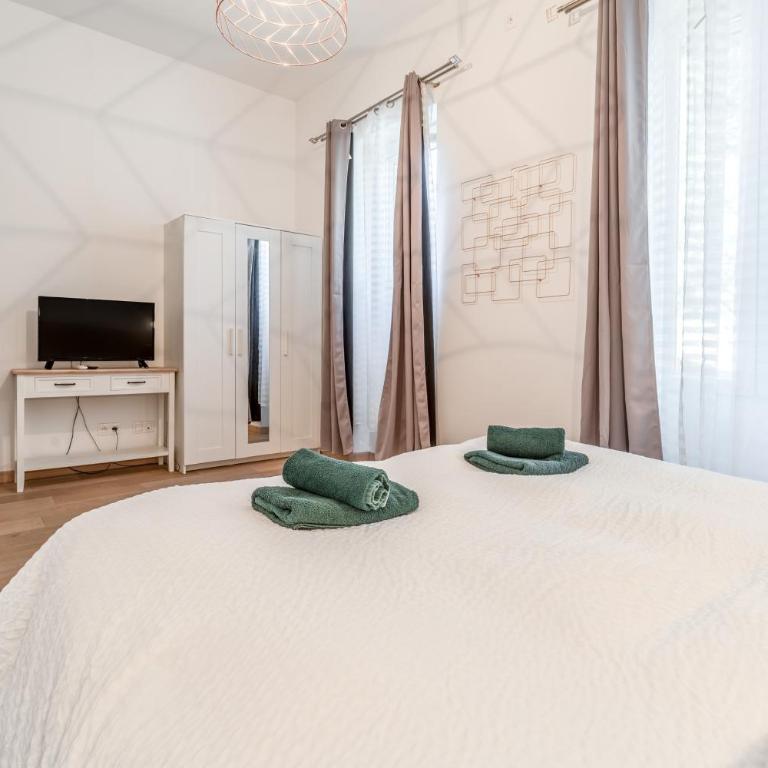 Le Mas de Kitty - Maison d'hôtes - Chambre Triple avec Douche - 3