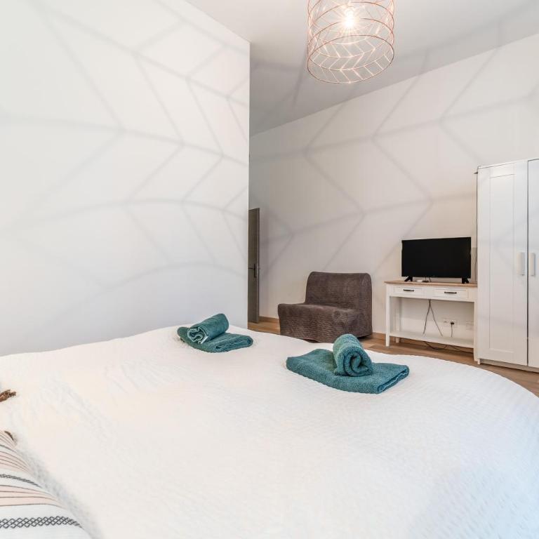 Le Mas de Kitty - Maison d'hôtes - Chambre Triple avec Douche - 4