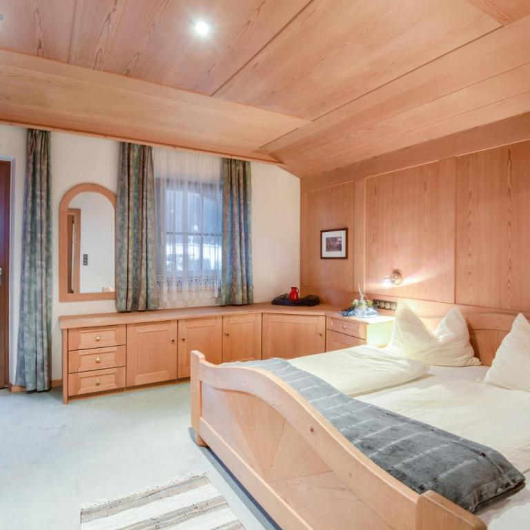 Apartments Christa App A - Appartamento Deluxe con 2 Camere da Letto e Balcone - 4