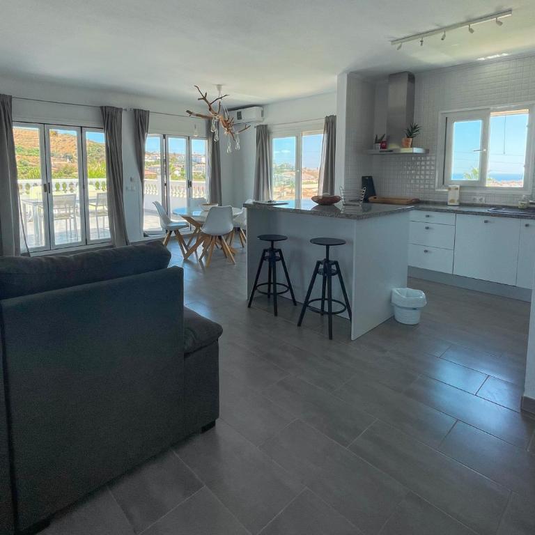 Atico Montesol Sea Views - Two-Bedroom Deluxe Apartment with Ocean View - 4
