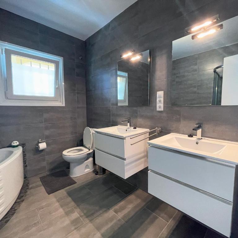 Atico Montesol Sea Views - Two-Bedroom Deluxe Apartment with Ocean View - 10