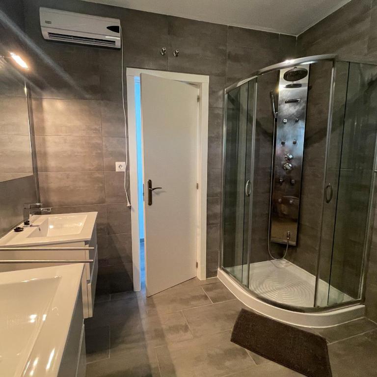 Atico Montesol Sea Views - Two-Bedroom Deluxe Apartment with Ocean View - 12