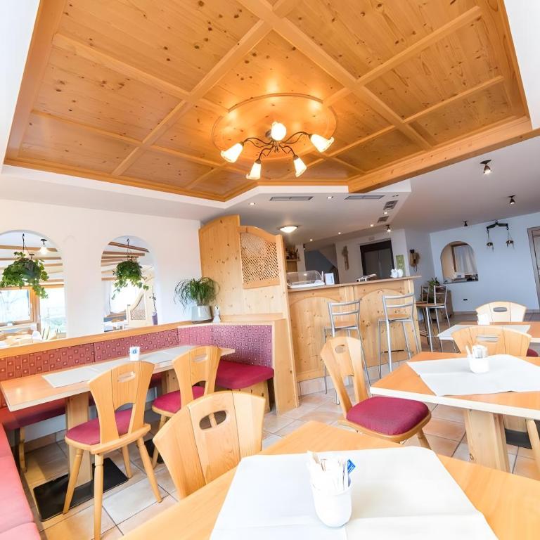 Hotel Klausthaler - Dreibettzimmer mit Dusche - 8