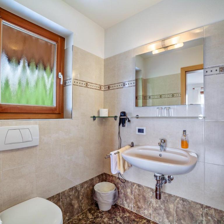 Hotel Klausthaler - Dreibettzimmer mit Dusche - 10
