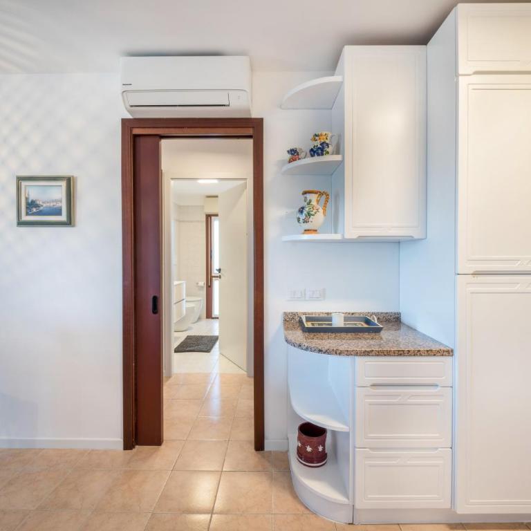La terrazza sul faro - Two-Bedroom Deluxe Apartment with Ocean View - 12