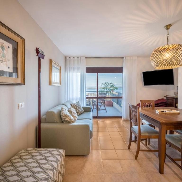 La terrazza sul faro - Two-Bedroom Deluxe Apartment with Ocean View - 4