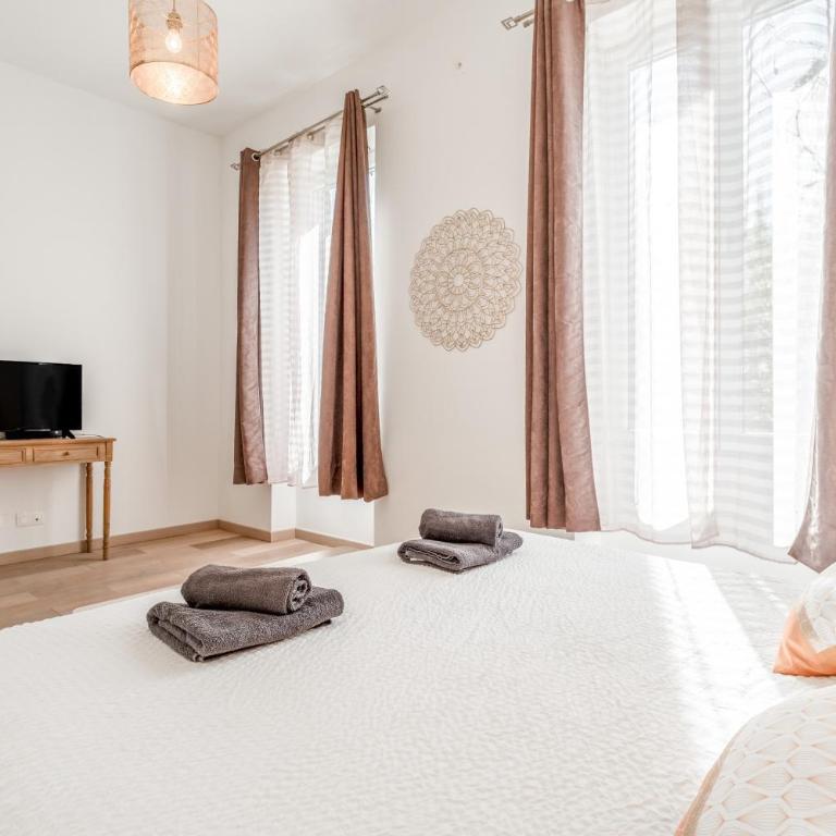 Le Mas de Kitty - Maison d'hôtes - Chambre Triple avec Douche - 4