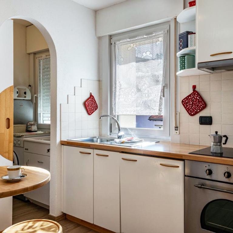 Casa Mara - Appartamento Premium con 3 Camere da Letto e Balcone - 8