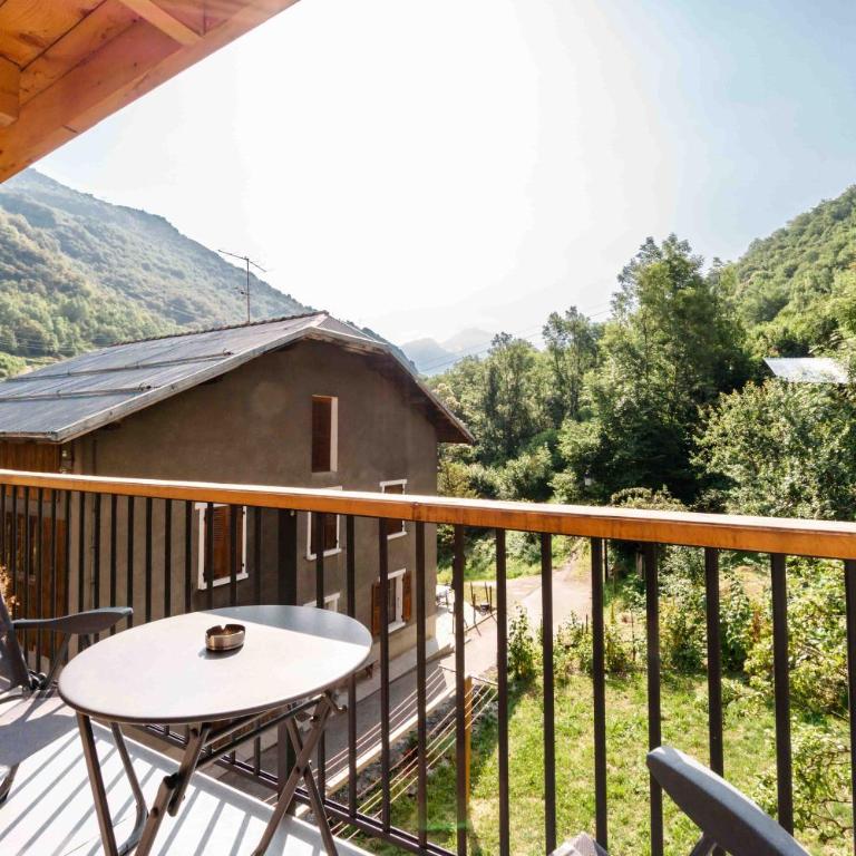 Agréable Chalet 3 étoiles App 3 - Deluxe-Apartment mit 2 Schlafzimmern und Gartenblick - 4