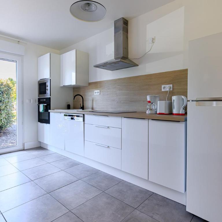 Appartement 6 Personnes Soustons - Two-Bedroom Deluxe Apartment with Garden View - 10