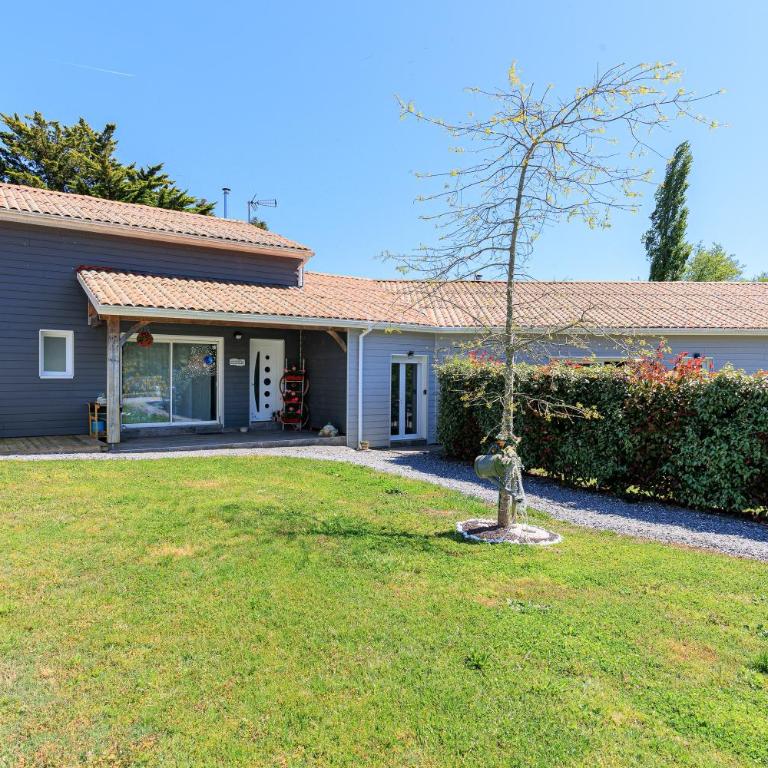 Appartement 6 Personnes Soustons - Two-Bedroom Deluxe Apartment with Garden View - 17