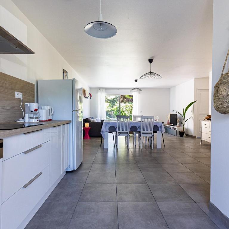 Appartement 6 Personnes Soustons - Two-Bedroom Deluxe Apartment with Garden View - 8