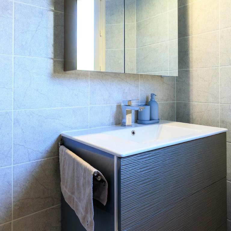 Appartement 6 Personnes Soustons - Two-Bedroom Deluxe Apartment with Garden View - 16