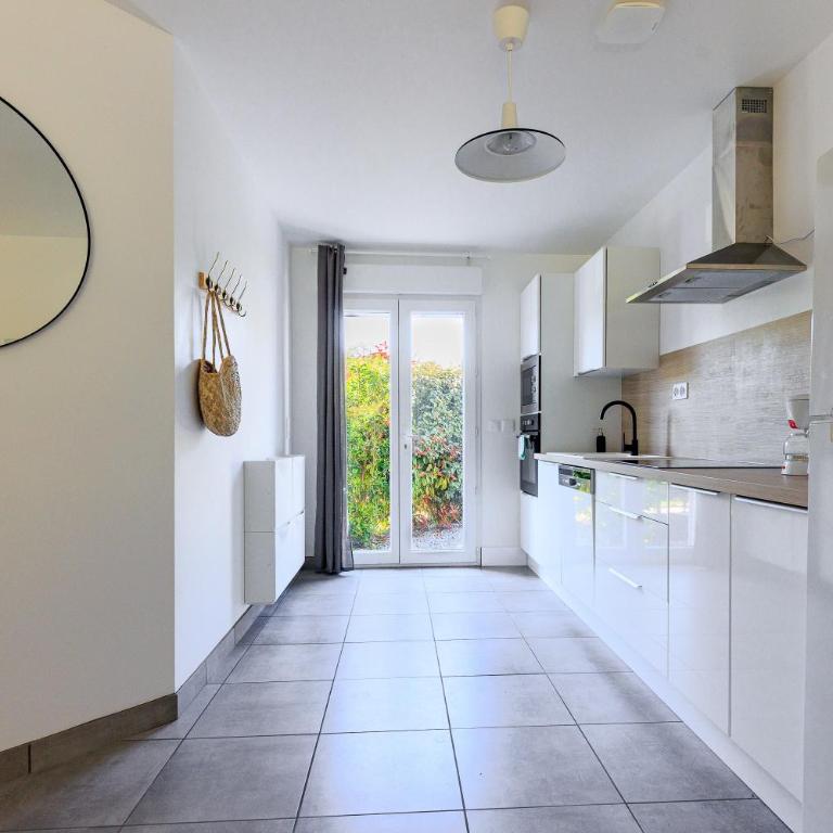 Appartement 6 Personnes Soustons - Two-Bedroom Deluxe Apartment with Garden View - 9