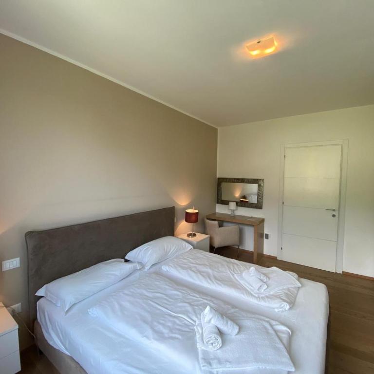 Residence La Villa Tesoro - Appartamento Deluxe con 2 Camere da Letto e Vista Giardino - 8