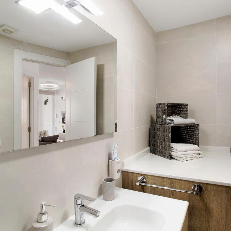 Confortable and cozy - Apartamento Superior con vistas a la ciudad - 13