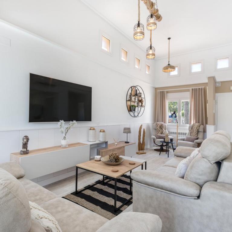 Luxury Frontline Golf Villa - Villa - 7