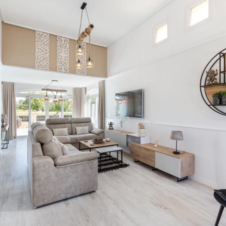 Luxury Frontline Golf Villa - Villa - 11