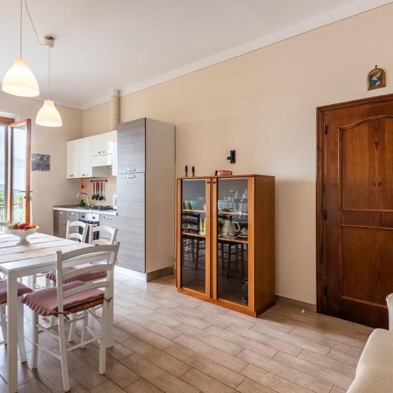 Tenuta Fornacelle La Rosa - Two-Bedroom Deluxe Apartment with Garden View - 8