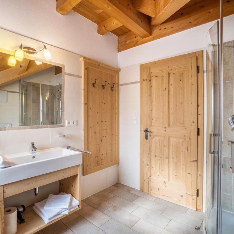 Stoffnerhof Apt Alpenrose - Appartamento Deluxe con 2 Camere da Letto e Vista Giardino - 25