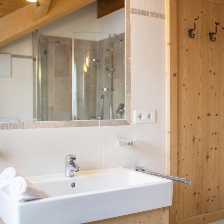 Stoffnerhof Apt Alpenrose - Appartamento Deluxe con 2 Camere da Letto e Vista Giardino - 26
