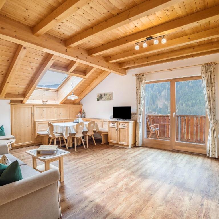 Stoffnerhof Apt Alpenrose - Appartamento Deluxe con 2 Camere da Letto e Vista Giardino - 1