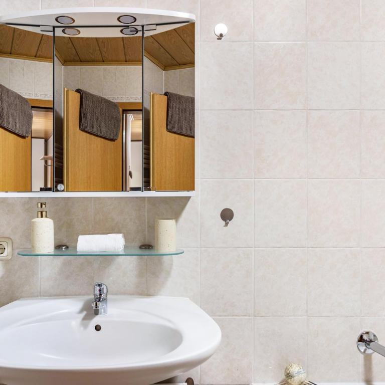 Landhaus Echerschwang - Superior Apartment mit 1 Schlafzimmer und Balkon - 12