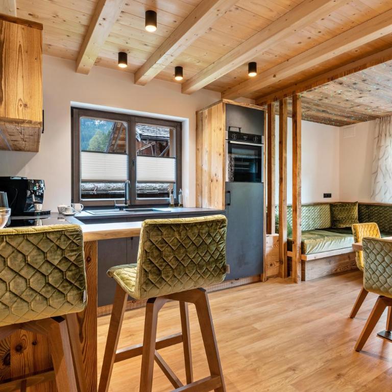 Blosegghof Bergchalets Waldblick - Two-Bedroom Deluxe Apartment with Garden View - 1