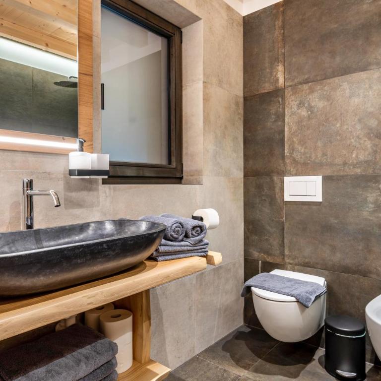 Blosegghof Bergchalets Waldblick - Two-Bedroom Deluxe Apartment with Garden View - 17