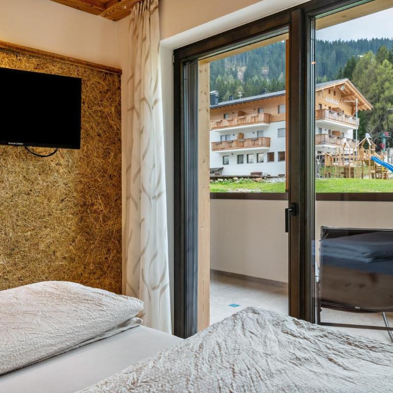 Blosegghof Bergchalets Waldblick - Two-Bedroom Deluxe Apartment with Garden View - 9