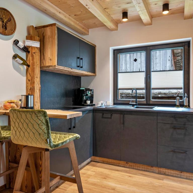 Blosegghof Bergchalets Waldblick - Two-Bedroom Deluxe Apartment with Garden View - 7