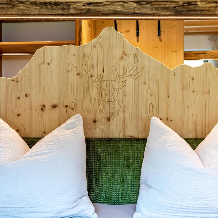 Blosegghof Bergchalets Waldblick - Two-Bedroom Deluxe Apartment with Garden View - 12