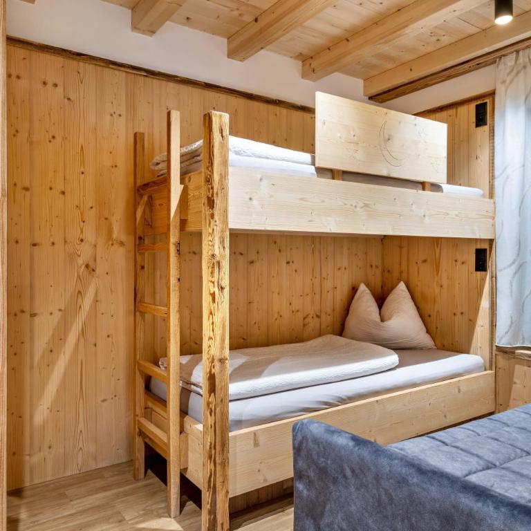 Blosegghof Bergchalets Waldblick - Two-Bedroom Deluxe Apartment with Garden View - 15