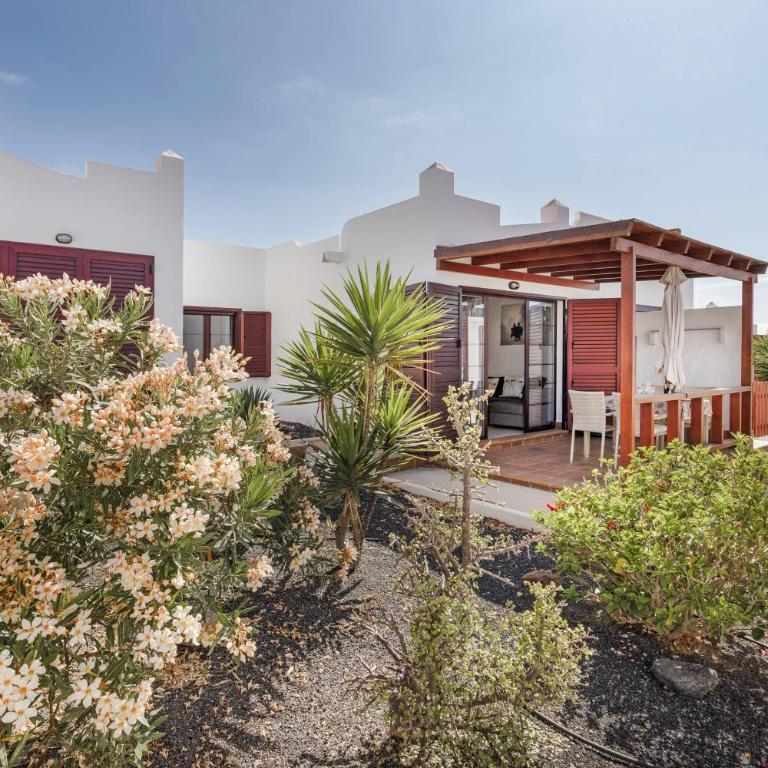 Casa Mariposa - Deluxe Bungalow with Garden View - 17