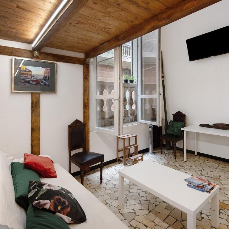 Al Porto Antico - Aria condizionata - Appartamento Superior con Vista Città - 6