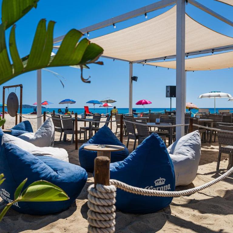V18 Acquamarina - Villa con Vista Giardino - 16