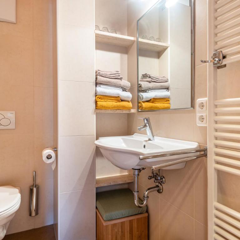 App Dolomiten Winklerhof - Deluxe-Apartment mit 2 Schlafzimmern und Gartenblick - 20