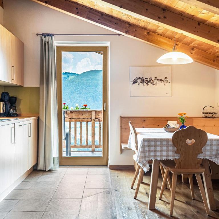 App Dolomiten Winklerhof - Deluxe-Apartment mit 2 Schlafzimmern und Gartenblick - 7
