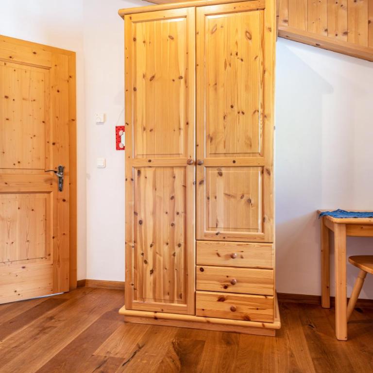 App Dolomiten Winklerhof - Deluxe-Apartment mit 2 Schlafzimmern und Gartenblick - 13