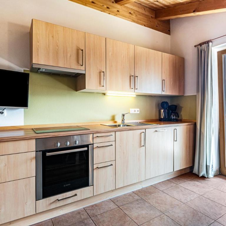 App Dolomiten Winklerhof - Deluxe-Apartment mit 2 Schlafzimmern und Gartenblick - 5