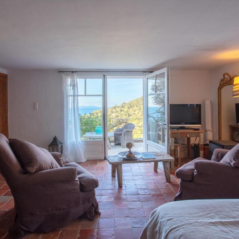 La Maison de Constance - Two-Bedroom Deluxe Apartment with Ocean View - 3