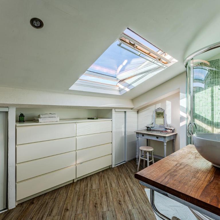 La Chambre Dorée du Bassin - Chambre Double - Accessible aux Personnes à Mobilité Réduite - 9