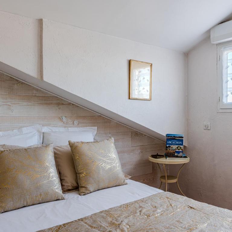 La Chambre Dorée du Bassin - Chambre Double - Accessible aux Personnes à Mobilité Réduite - 6