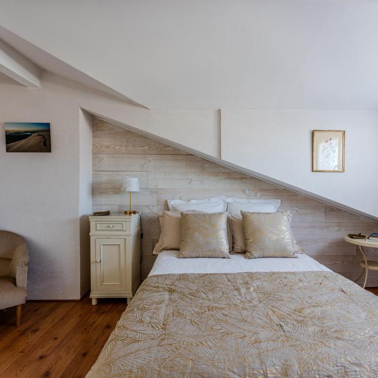 La Chambre Dorée du Bassin - Chambre Double - Accessible aux Personnes à Mobilité Réduite - 7