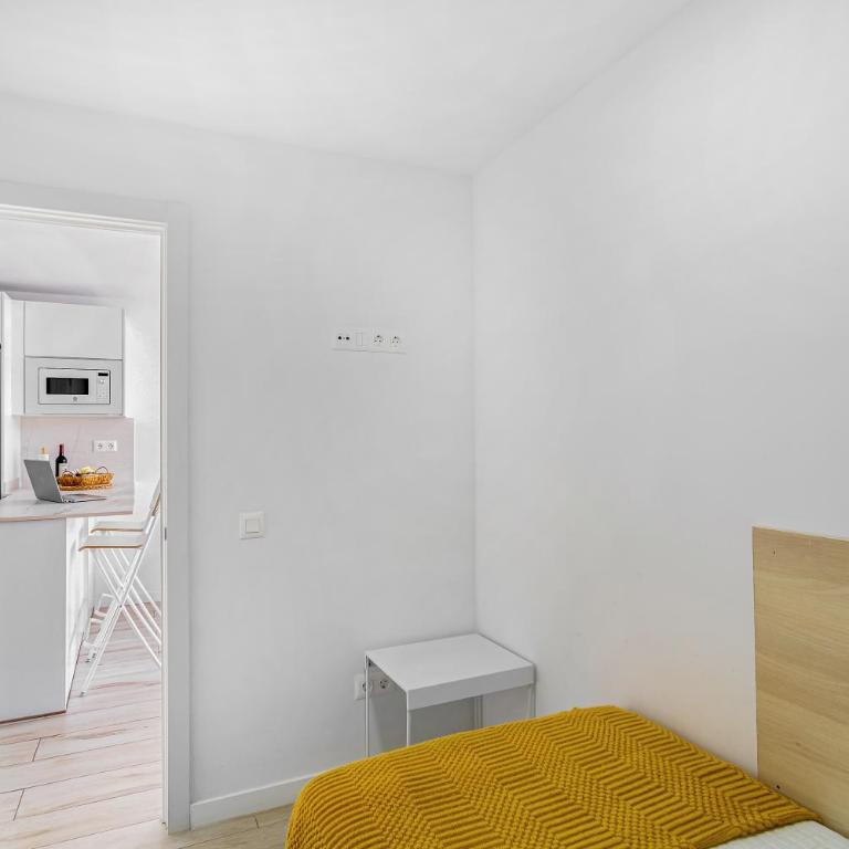 Newly Refurbished Beachfront - Two-Bedroom Deluxe Apartment with Ocean View - 19