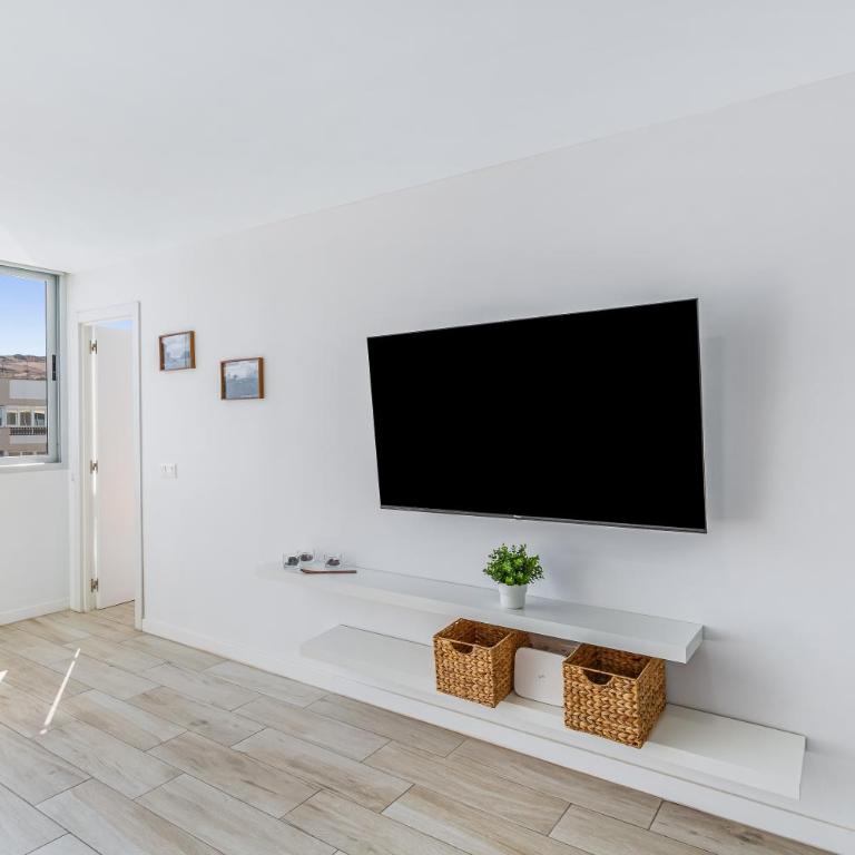 Newly Refurbished Beachfront - Two-Bedroom Deluxe Apartment with Ocean View - 24