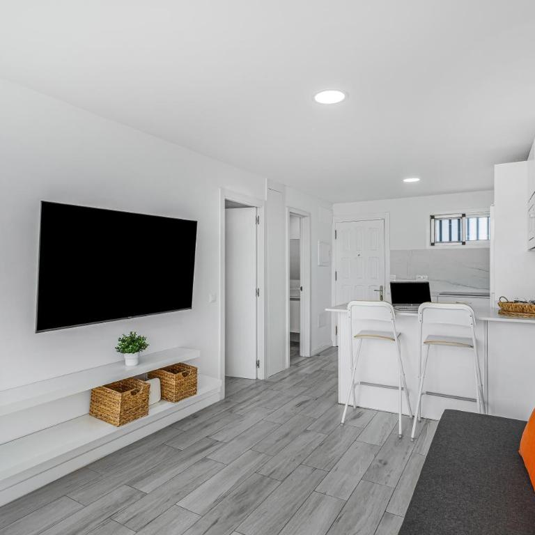 Newly Refurbished Beachfront - Two-Bedroom Deluxe Apartment with Ocean View - 10