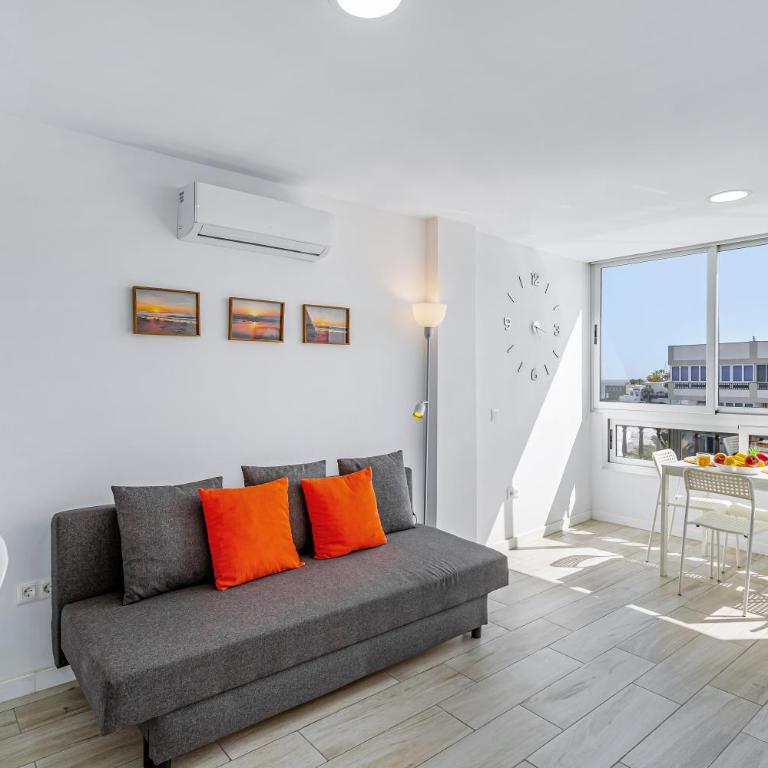 Newly Refurbished Beachfront - Two-Bedroom Deluxe Apartment with Ocean View - 3