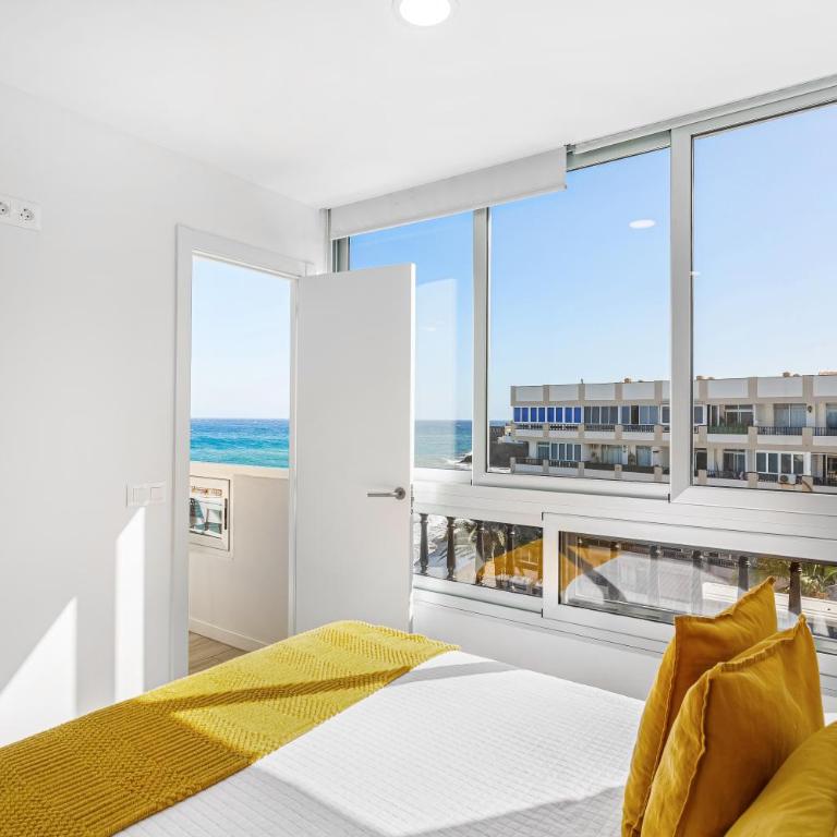 Newly Refurbished Beachfront - Two-Bedroom Deluxe Apartment with Ocean View - 14