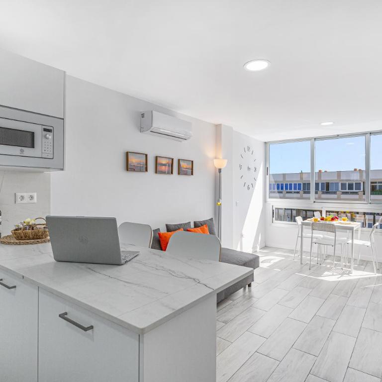 Newly Refurbished Beachfront - Two-Bedroom Deluxe Apartment with Ocean View - 9